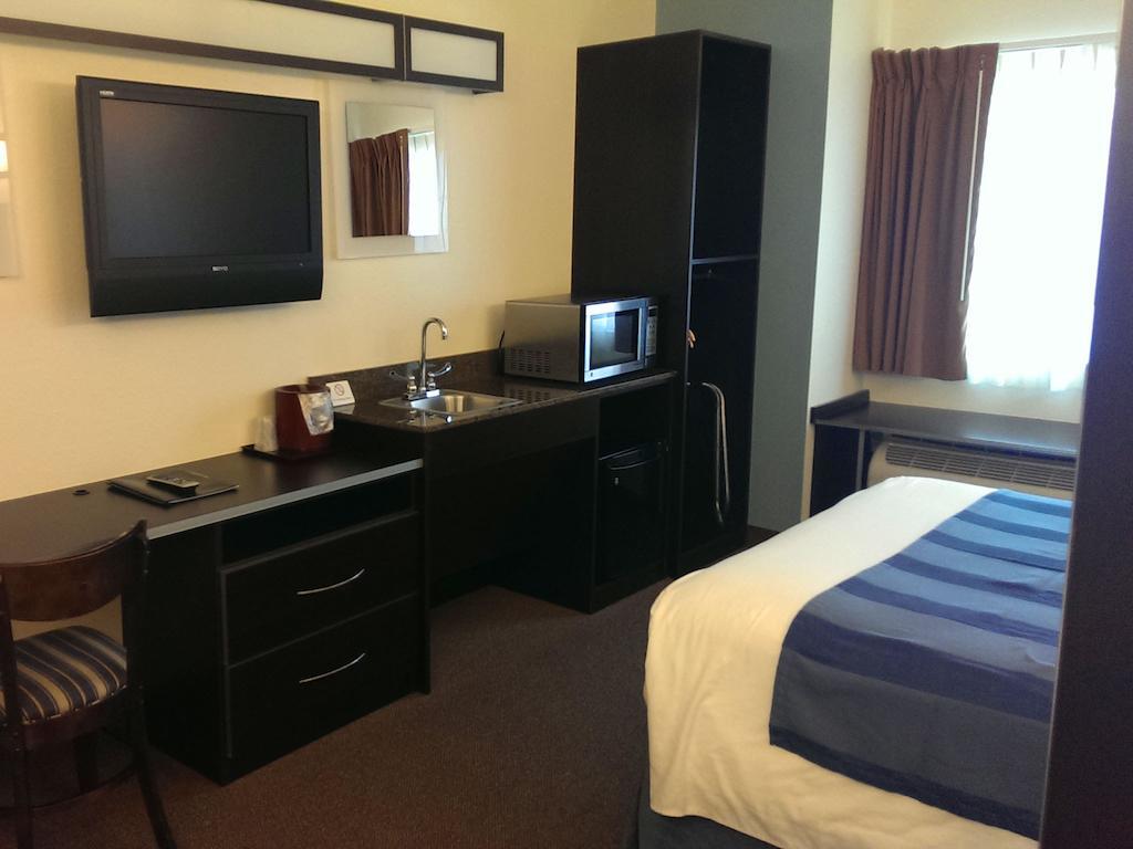 Three Rivers Inn & Suites Port Arthur Room photo