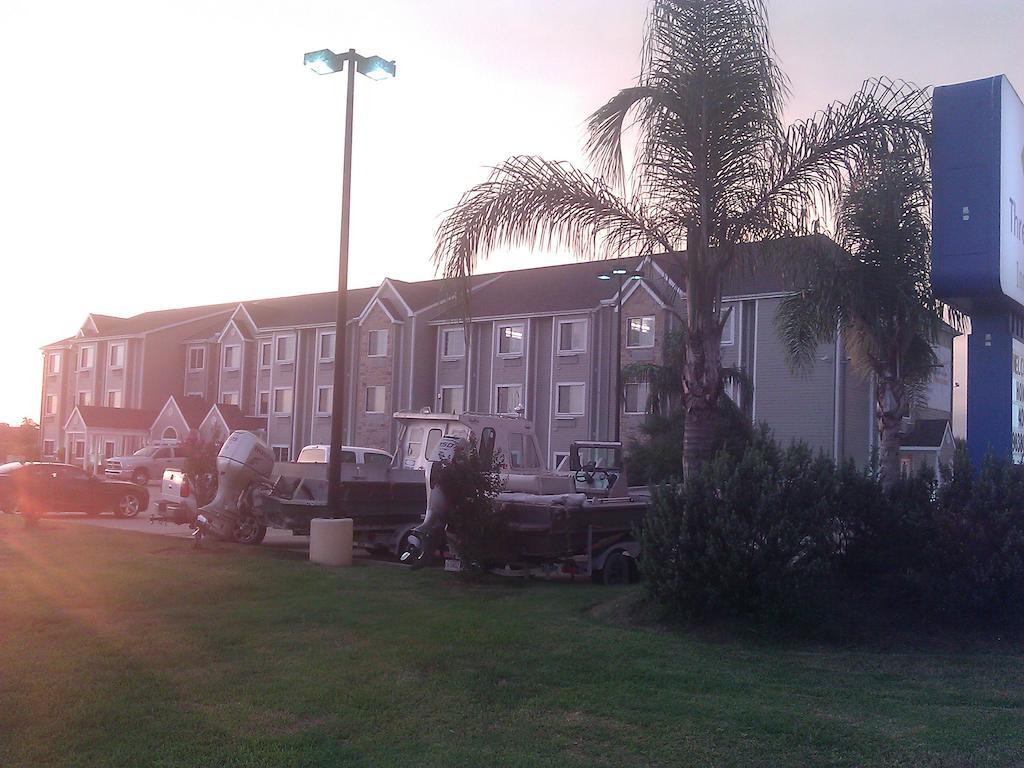 Three Rivers Inn & Suites Port Arthur Exterior photo